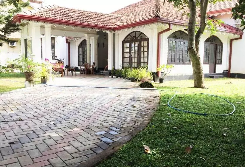پانسیون Grand Villa Negombo