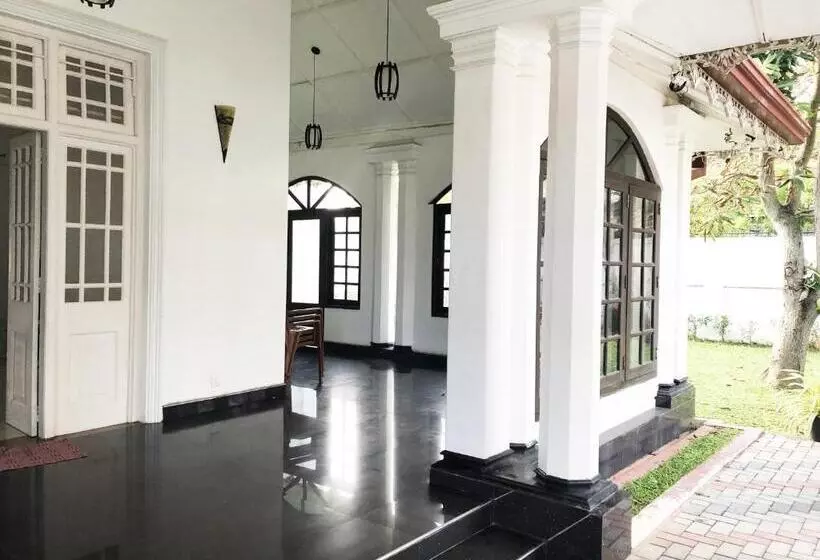 پانسیون Grand Villa Negombo