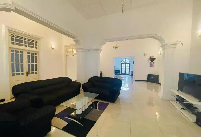پانسیون Grand Villa Negombo
