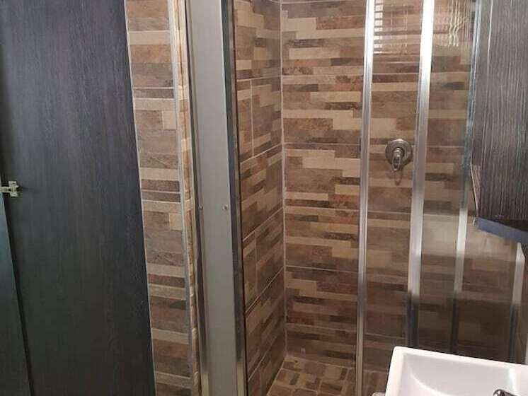 بنسيون La Lucia Guest House