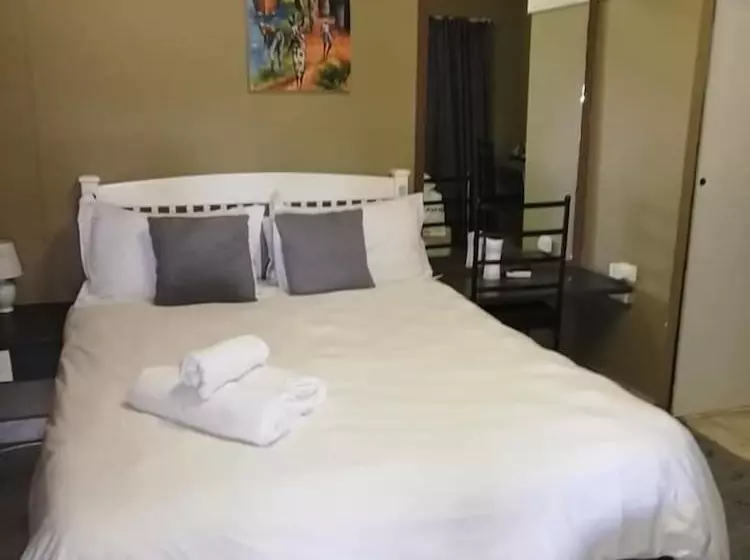 Majatalo La Lucia Guest House