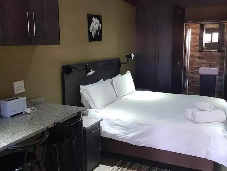 Majatalo La Lucia Guest House