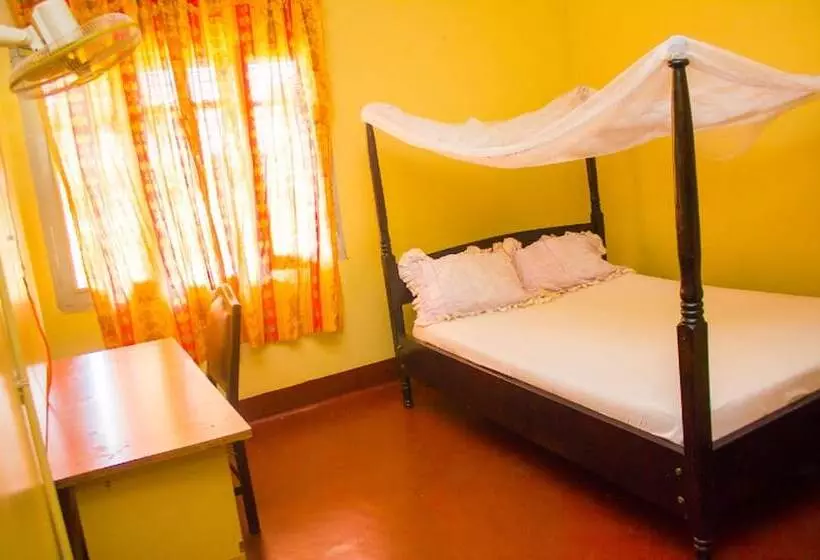 پانسیون Raddison's Guest House