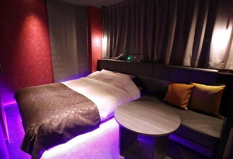 Tonarino Hotel   Adults Only