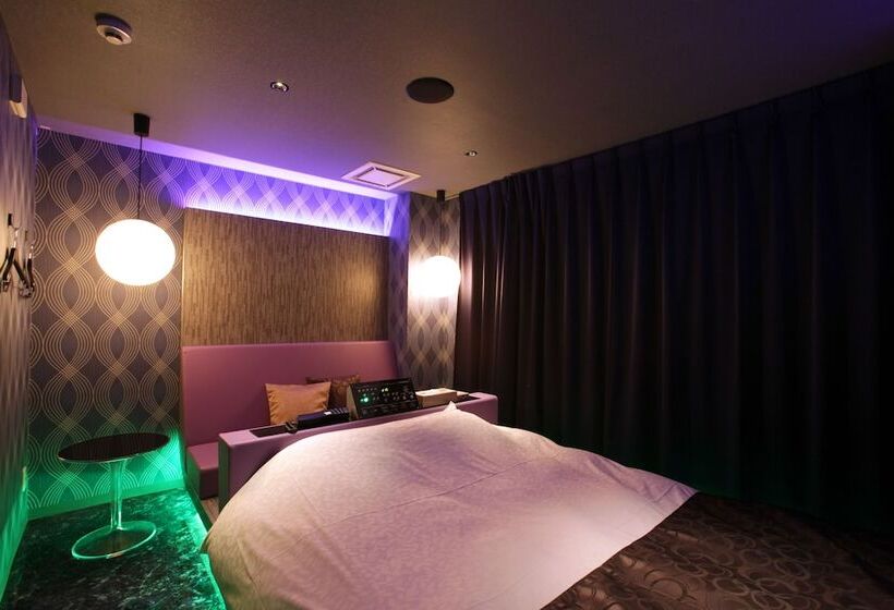 Tonarino Hotel   Adults Only