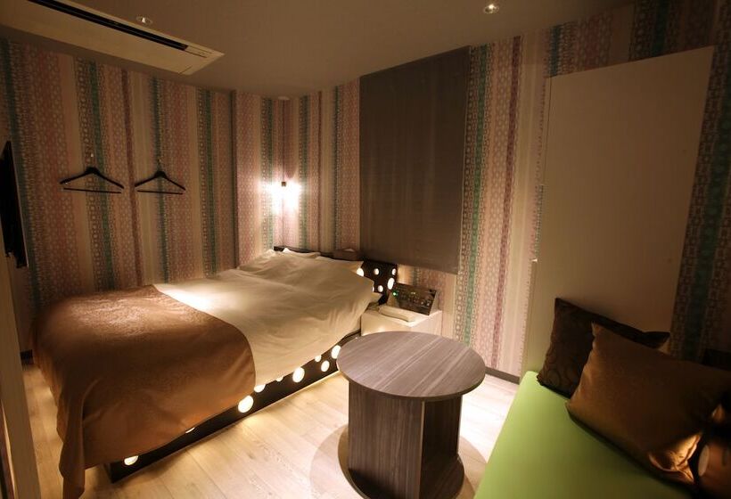 Tonarino Hotel   Adults Only