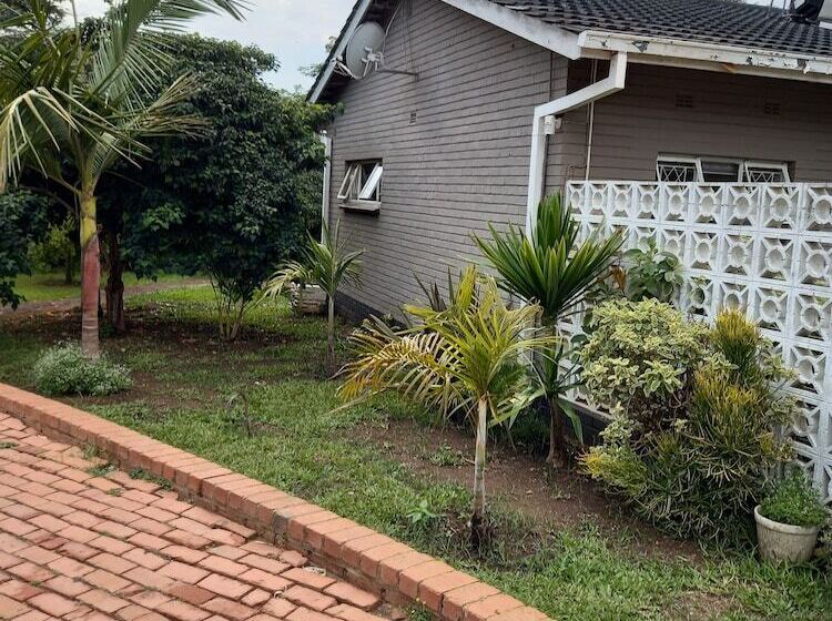 پانسیون Las Palmas Guest House