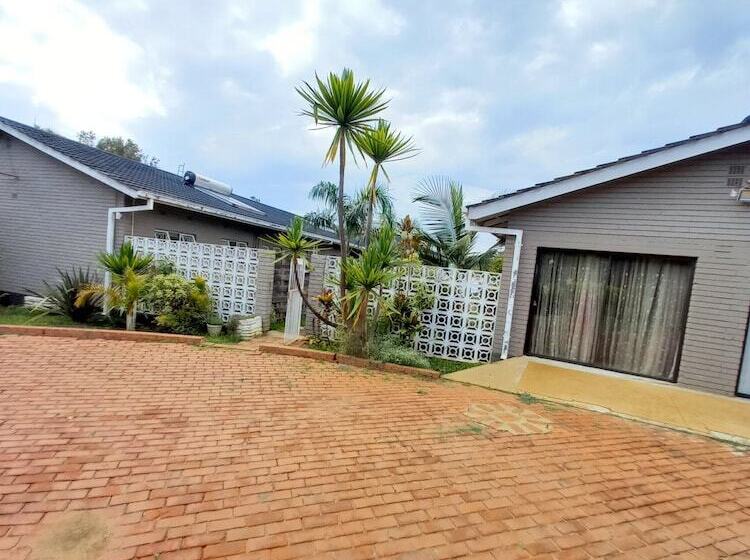 پانسیون Las Palmas Guest House