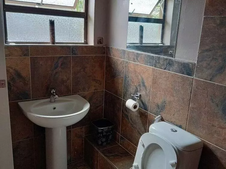 Majatalo Las Palmas Guest House