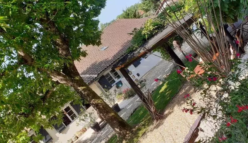 Aamiaismajoitus (B&B) Douvilla