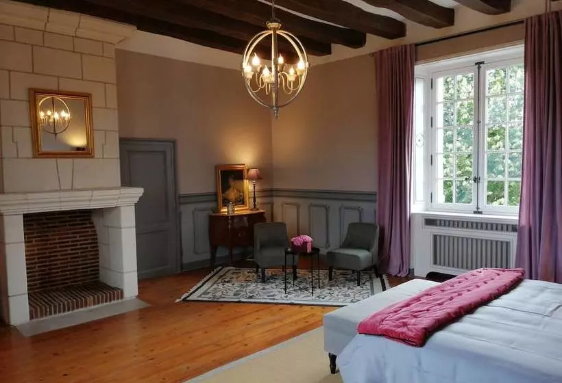 Aamiaismajoitus (B&B) Le Manoir Du Clôt