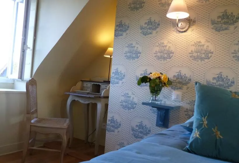 Aamiaismajoitus (B&B) Le Manoir Du Clôt