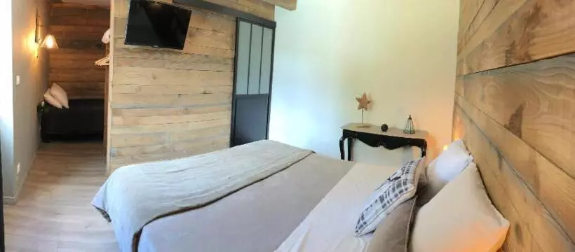 Aamiaismajoitus (B&B) Le Pigeonnier De La Farge