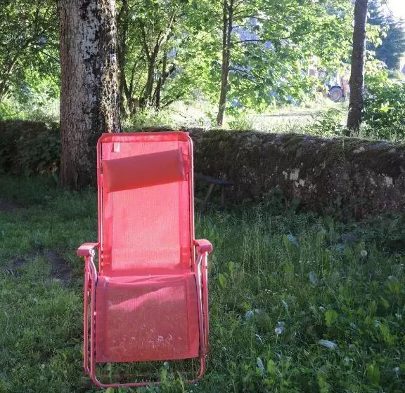 Hotelli Les Platanes