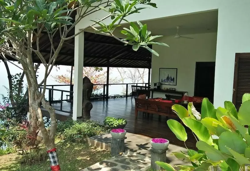 Gamrang Beach Villa With 4 Bedrooms