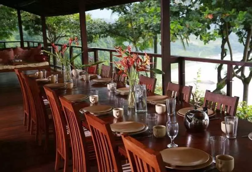 Gamrang Beach Villa With 4 Bedrooms