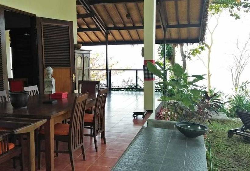 Gamrang Beach Villa With 4 Bedrooms