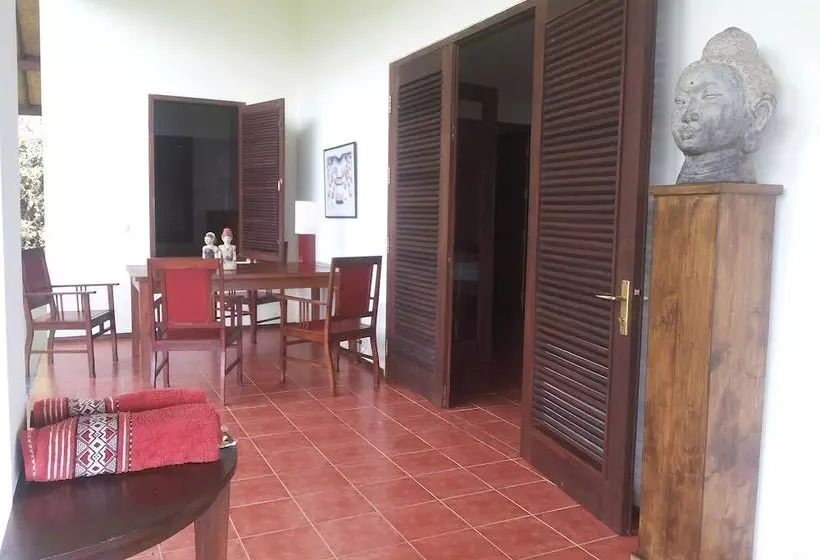 Gamrang Beach Villa With 4 Bedrooms