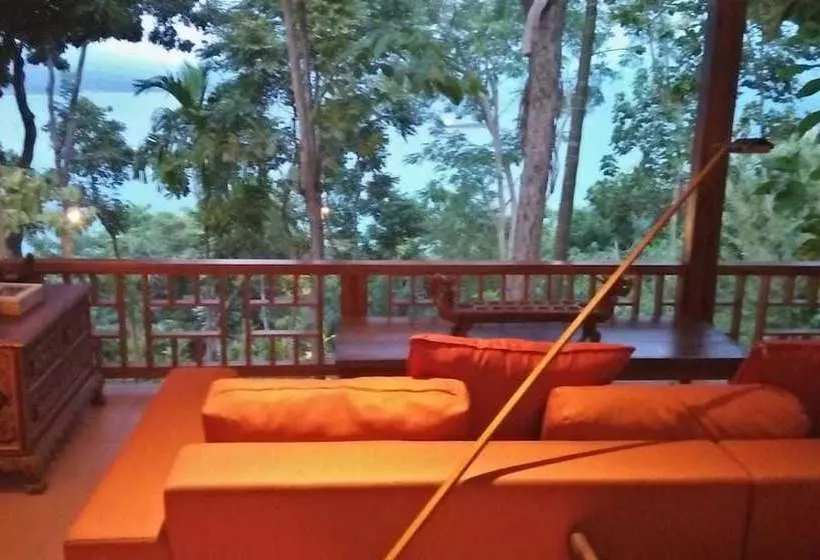 Gamrang Beach Villa With 4 Bedrooms