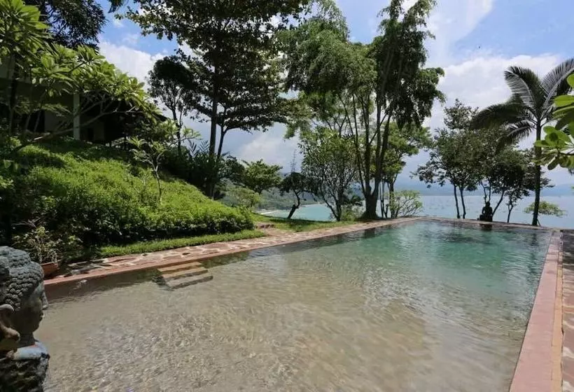 Gamrang Beach Villa With 4 Bedrooms