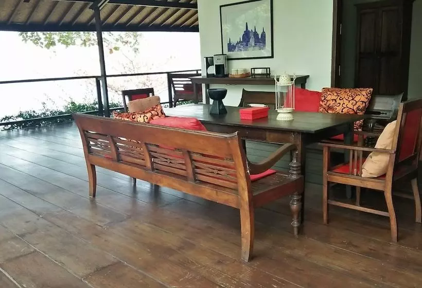 Gamrang Beach Villa With 4 Bedrooms