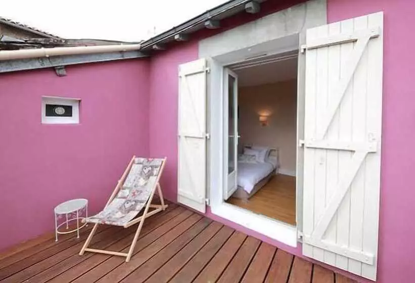 Aamiaismajoitus (B&B) La Loge Des Fées