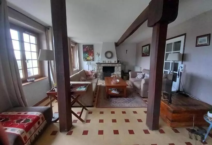 Aamiaismajoitus (B&B) Chambre D Hôtes Le Puy Maury