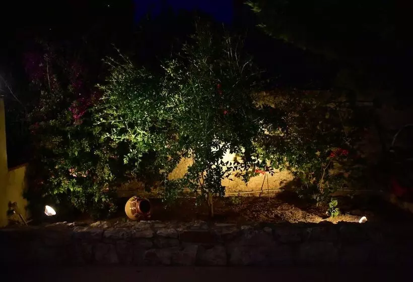 Majatalo Galotel Agnoudas Near The Airport