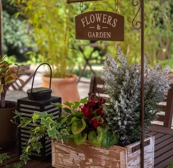 ペンション Les Jardins D Holi   Chambres D Hôtes