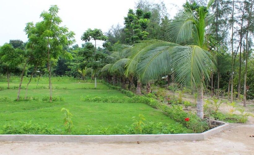 Rajhans Hotel And Resort