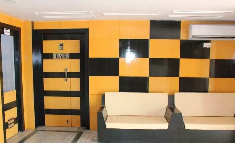 Rajhans Hotel And Resort