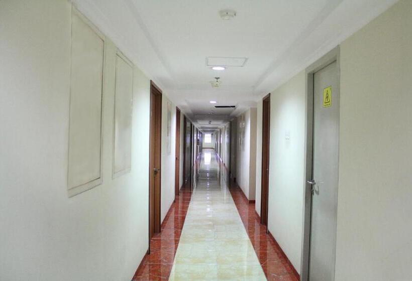 فندق صغير Oyo 266 Margonda Residence 5