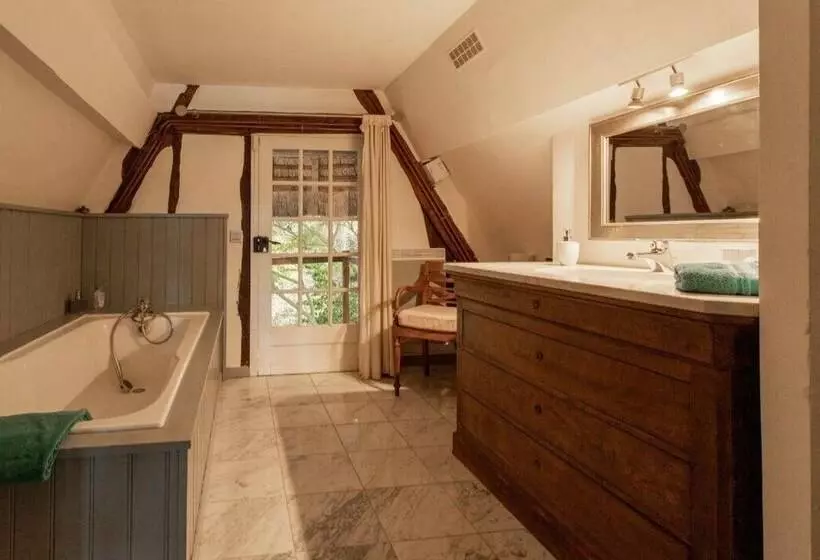 Aamiaismajoitus (B&B) La Bonne Auberge   Seine Panorama Sas