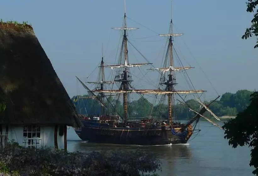 Aamiaismajoitus (B&B) La Bonne Auberge   Seine Panorama Sas