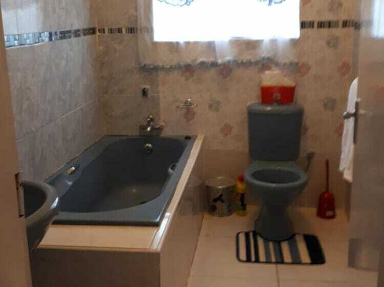 تختخواب و صبحانه Nhlangano Bnb