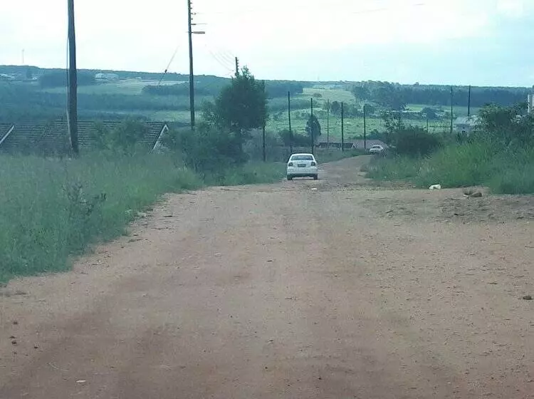 تختخواب و صبحانه Nhlangano Bnb