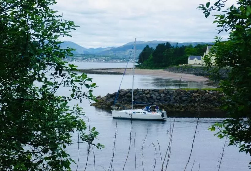 ベッドアンドブレックファースト The Foresters Guest House