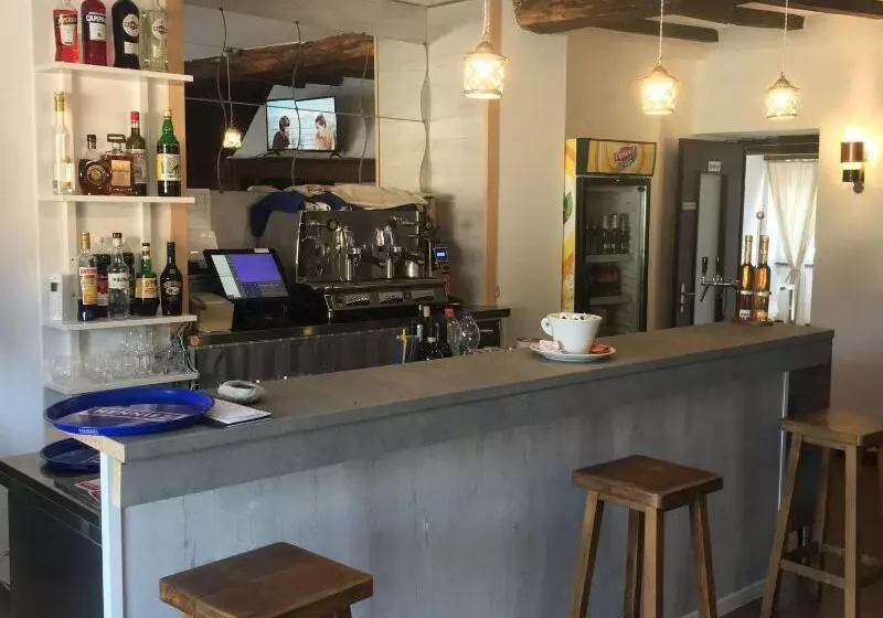 Hotelli Albergo Ristorante Belcantone