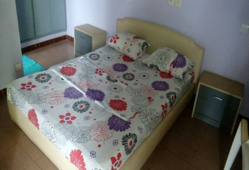 هتل Hôtel Le Bahut