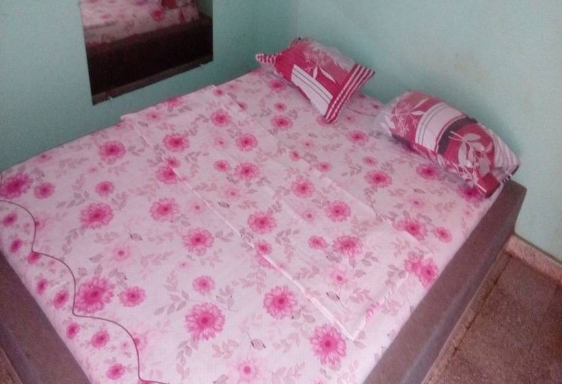 هتل Hôtel Le Bahut