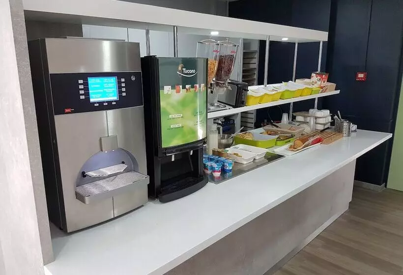 Hotelli Ibis Budget Chambourcy Saint Germain