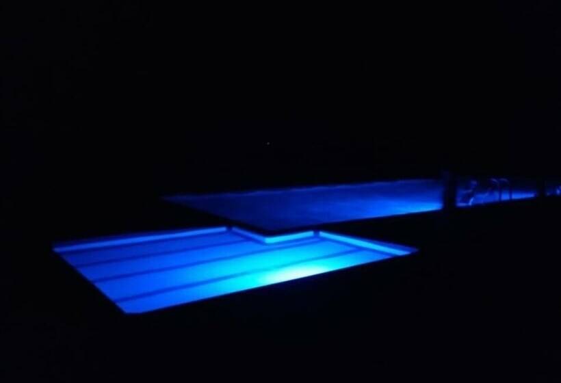 هتل Pakuba Safari Lodge