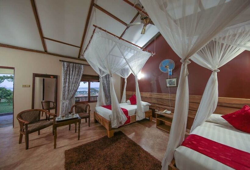 هتل Pakuba Safari Lodge