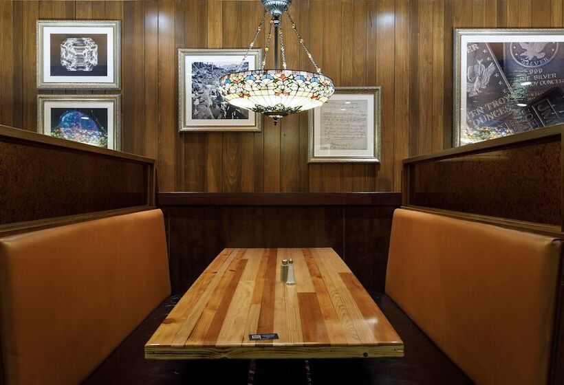 Red Garter Hotel & Casino By Red Lion Hotels