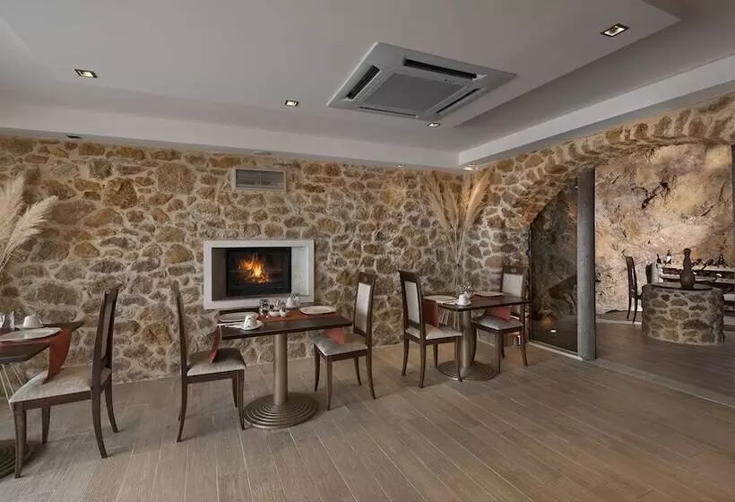 Iakovakis Suites & Spa