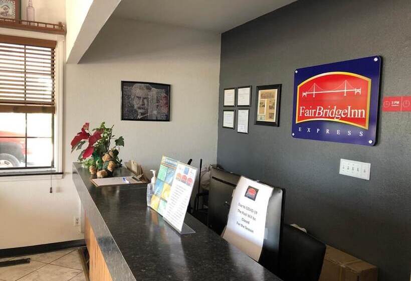 فندق على الطريق Fairbridge Inn Express, Monroe City