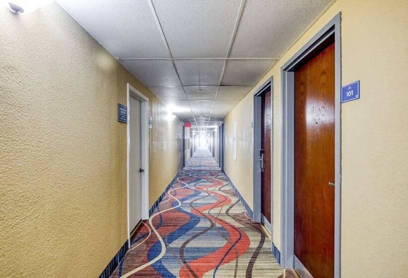 فندق على الطريق Fairbridge Inn Express, Monroe City