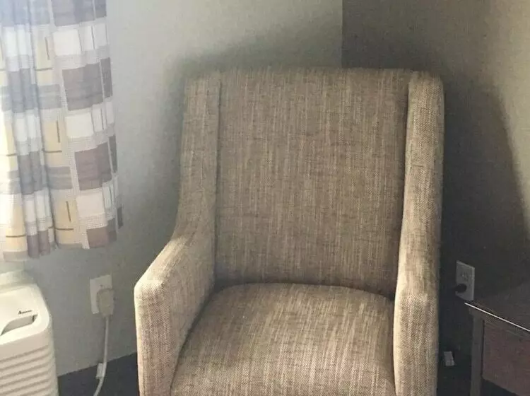 Motelli Fairbridge Inn Express, Monroe City