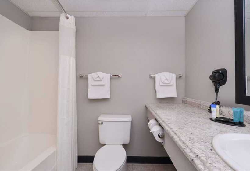 فندق على الطريق Fairbridge Inn Express, Monroe City