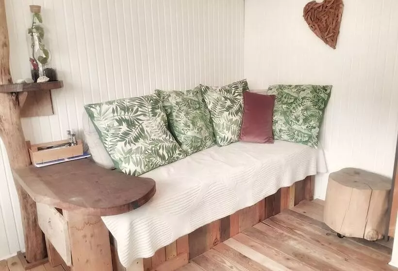 ペンション Les Gîtes Insolites De L Etang D Anty